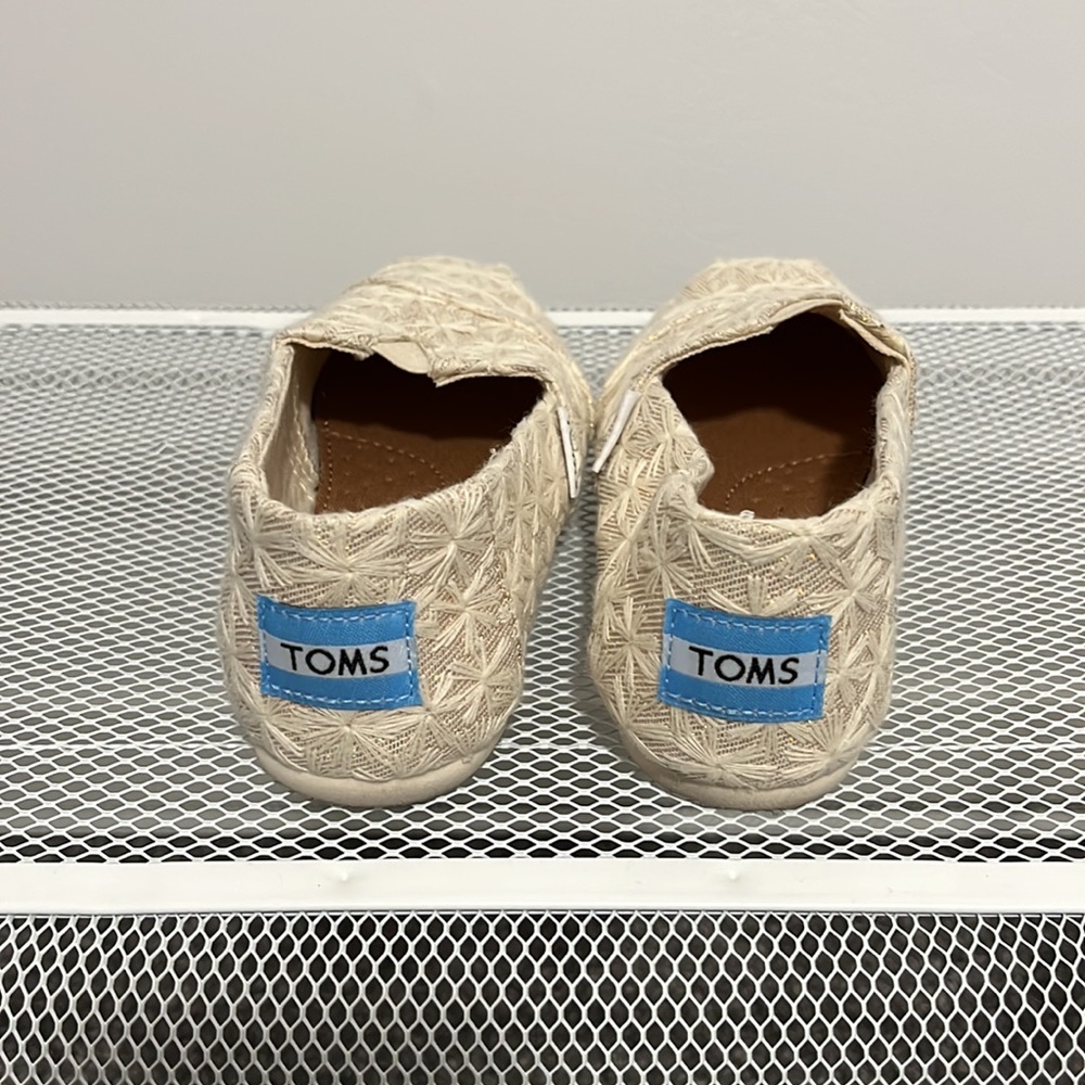 Shoes - Picture 4 of 5